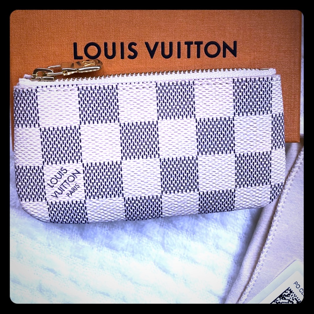 NWT Louis Vuitton Damier key pouch